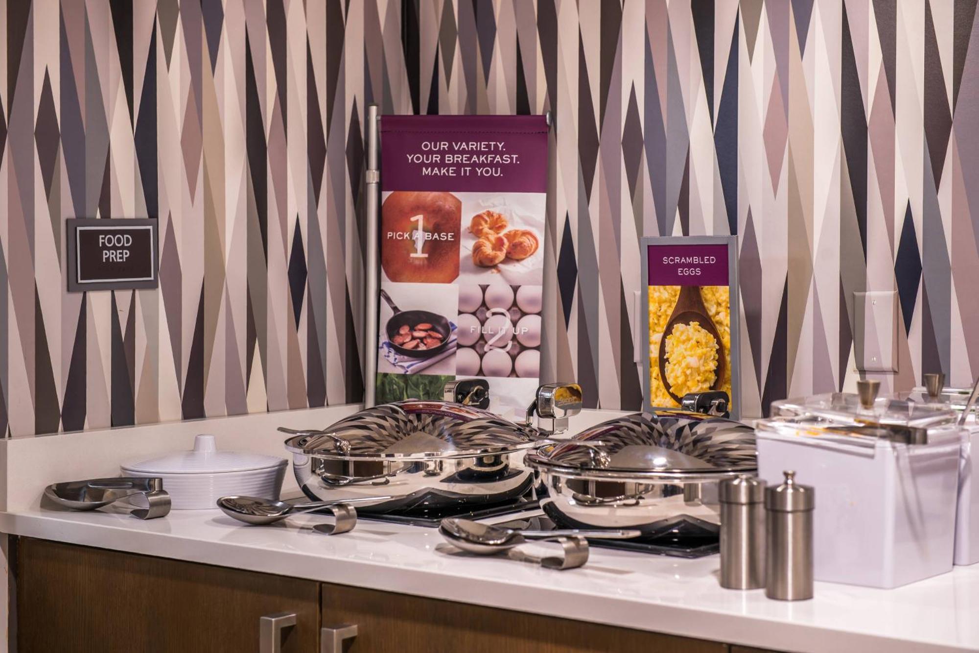 By Marriott Oakland/university Place 3* Pittsburgh