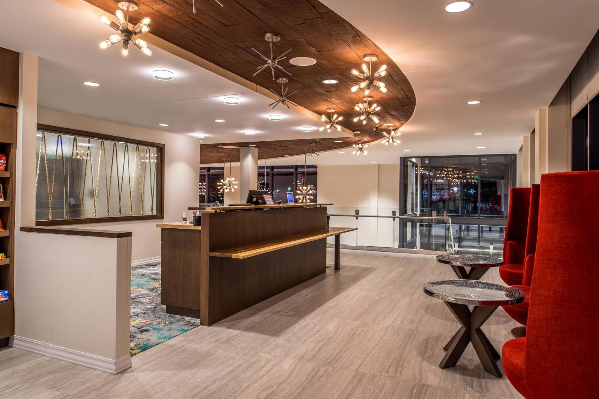 By Marriott Oakland/university Place Hotel Pittsburgh